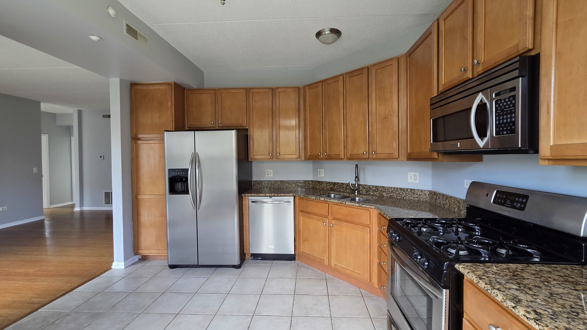 715 Astor Lane 401
