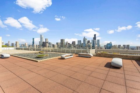 Tiny photo for 500 W Superior Street #1907, Chicago, IL 60654 (MLS # 12506746)
