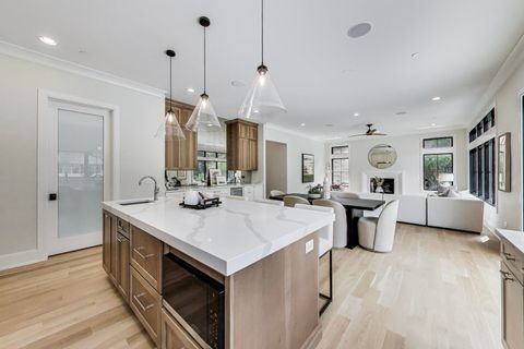 Tiny photo for 116 Oxford Avenue, Clarendon Hills, IL 60514 (MLS # 12461719)