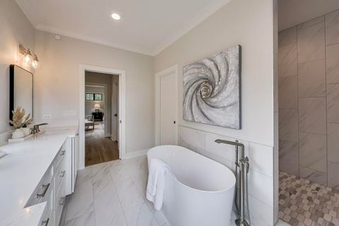 Tiny photo for 116 Oxford Avenue, Clarendon Hills, IL 60514 (MLS # 12461719)