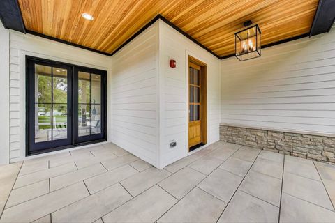 Tiny photo for 116 Oxford Avenue, Clarendon Hills, IL 60514 (MLS # 12461719)