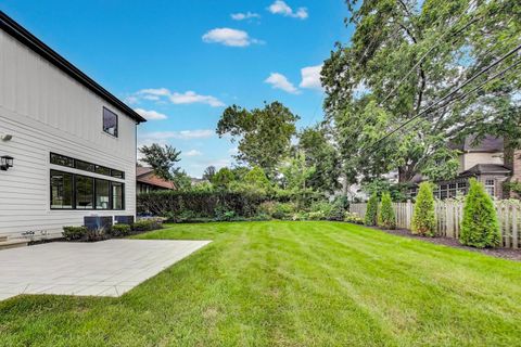 Tiny photo for 116 Oxford Avenue, Clarendon Hills, IL 60514 (MLS # 12461719)