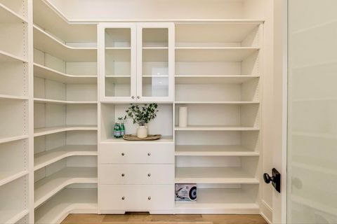 Tiny photo for 116 Oxford Avenue, Clarendon Hills, IL 60514 (MLS # 12461719)