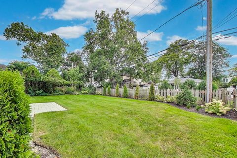 Tiny photo for 116 Oxford Avenue, Clarendon Hills, IL 60514 (MLS # 12461719)