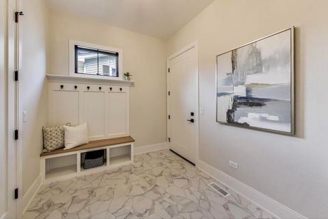 Tiny photo for 116 Oxford Avenue, Clarendon Hills, IL 60514 (MLS # 12461719)