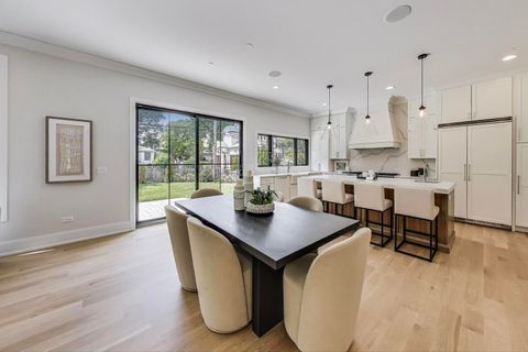 Tiny photo for 116 Oxford Avenue, Clarendon Hills, IL 60514 (MLS # 12461719)