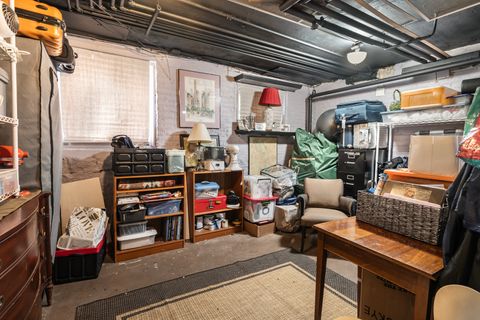 Tiny photo for 905 W Lakeside Place #2F, Chicago, IL 60640 (MLS # 12468314)