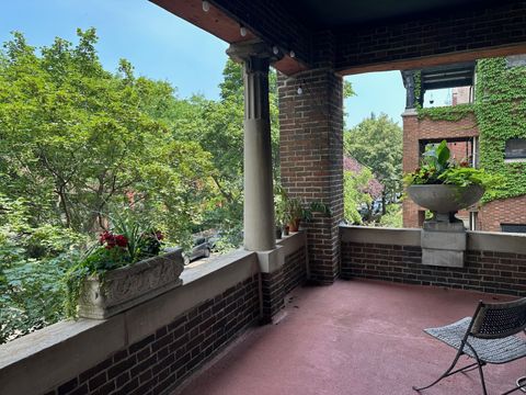 Tiny photo for 905 W Lakeside Place #2F, Chicago, IL 60640 (MLS # 12468314)