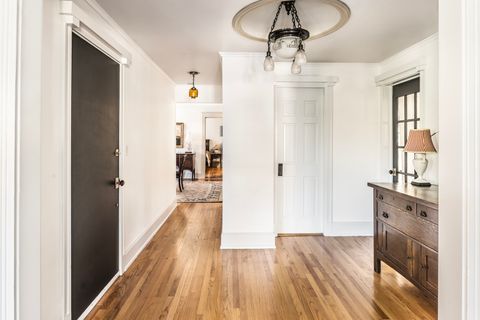 Tiny photo for 905 W Lakeside Place #2F, Chicago, IL 60640 (MLS # 12468314)