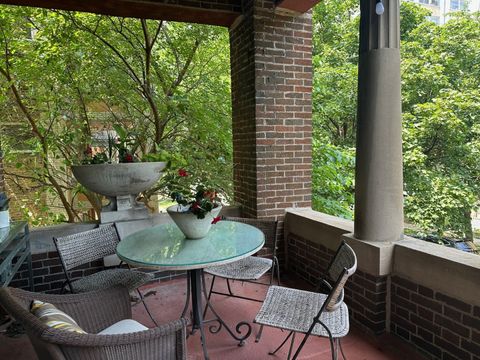 Tiny photo for 905 W Lakeside Place #2F, Chicago, IL 60640 (MLS # 12468314)