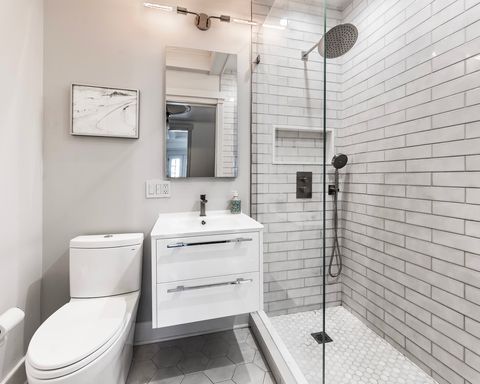 Tiny photo for 905 W Lakeside Place #2F, Chicago, IL 60640 (MLS # 12468314)
