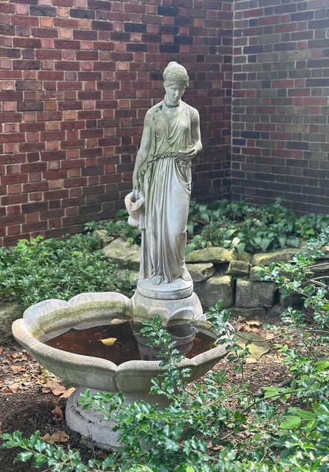 Tiny photo for 905 W Lakeside Place #2F, Chicago, IL 60640 (MLS # 12468314)