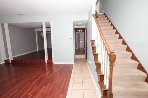 Tiny photo for 3 Garden Crescent Court, Elgin, IL 60123 (MLS # 12478374)