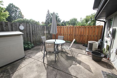 Tiny photo for 3 Garden Crescent Court, Elgin, IL 60123 (MLS # 12478374)