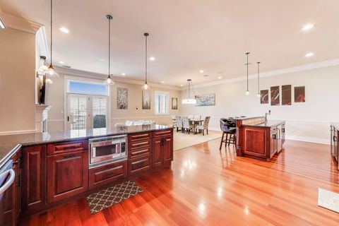 Tiny photo for 2401 N Janssen Avenue #402, Chicago, IL 60614 (MLS # 12450831)