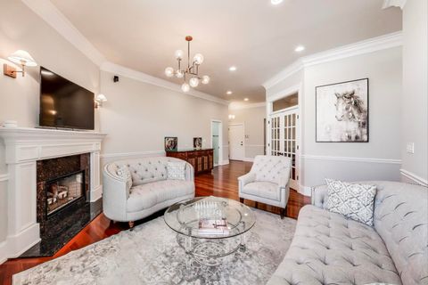 Tiny photo for 2401 N Janssen Avenue #402, Chicago, IL 60614 (MLS # 12450831)