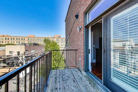 Tiny photo for 2401 N Janssen Avenue #402, Chicago, IL 60614 (MLS # 12450831)