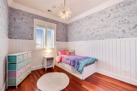 Tiny photo for 2401 N Janssen Avenue #402, Chicago, IL 60614 (MLS # 12450831)