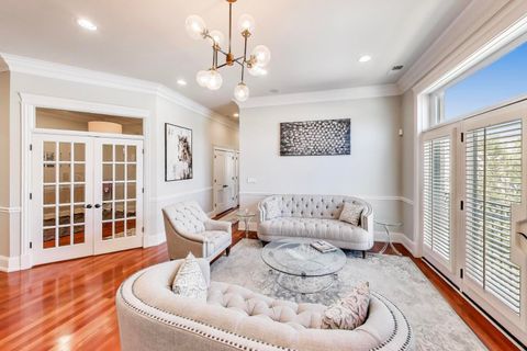 Tiny photo for 2401 N Janssen Avenue #402, Chicago, IL 60614 (MLS # 12450831)