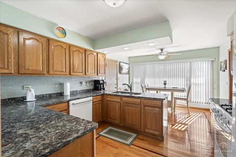 Tiny photo for 462 Mulberry Lane, Wood Dale, IL 60191 (MLS # 12584970)