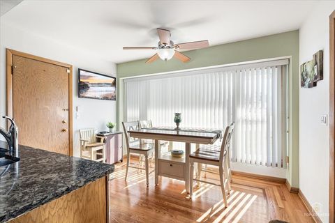 Tiny photo for 462 Mulberry Lane, Wood Dale, IL 60191 (MLS # 12584970)