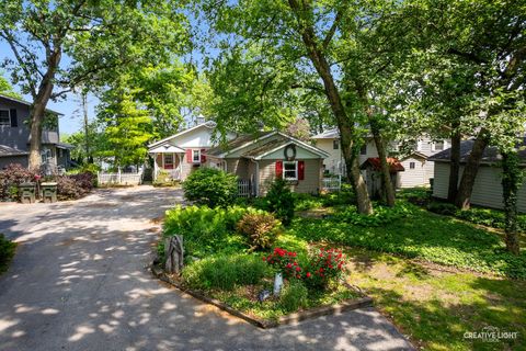 Photo of 437 Holiday Drive, Lake Holiday, IL 60552 (MLS # 12386444)