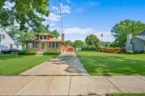 Tiny photo for 746 Parkway Avenue, Elgin, IL 60120 (MLS # 12738031)
