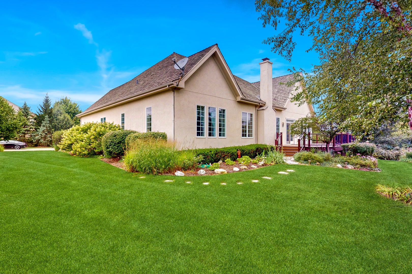 1043 Ridgeview Drive