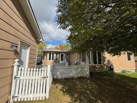 Tiny photo for 4517 Home Avenue, McHenry, IL 60050 (MLS # 12506058)