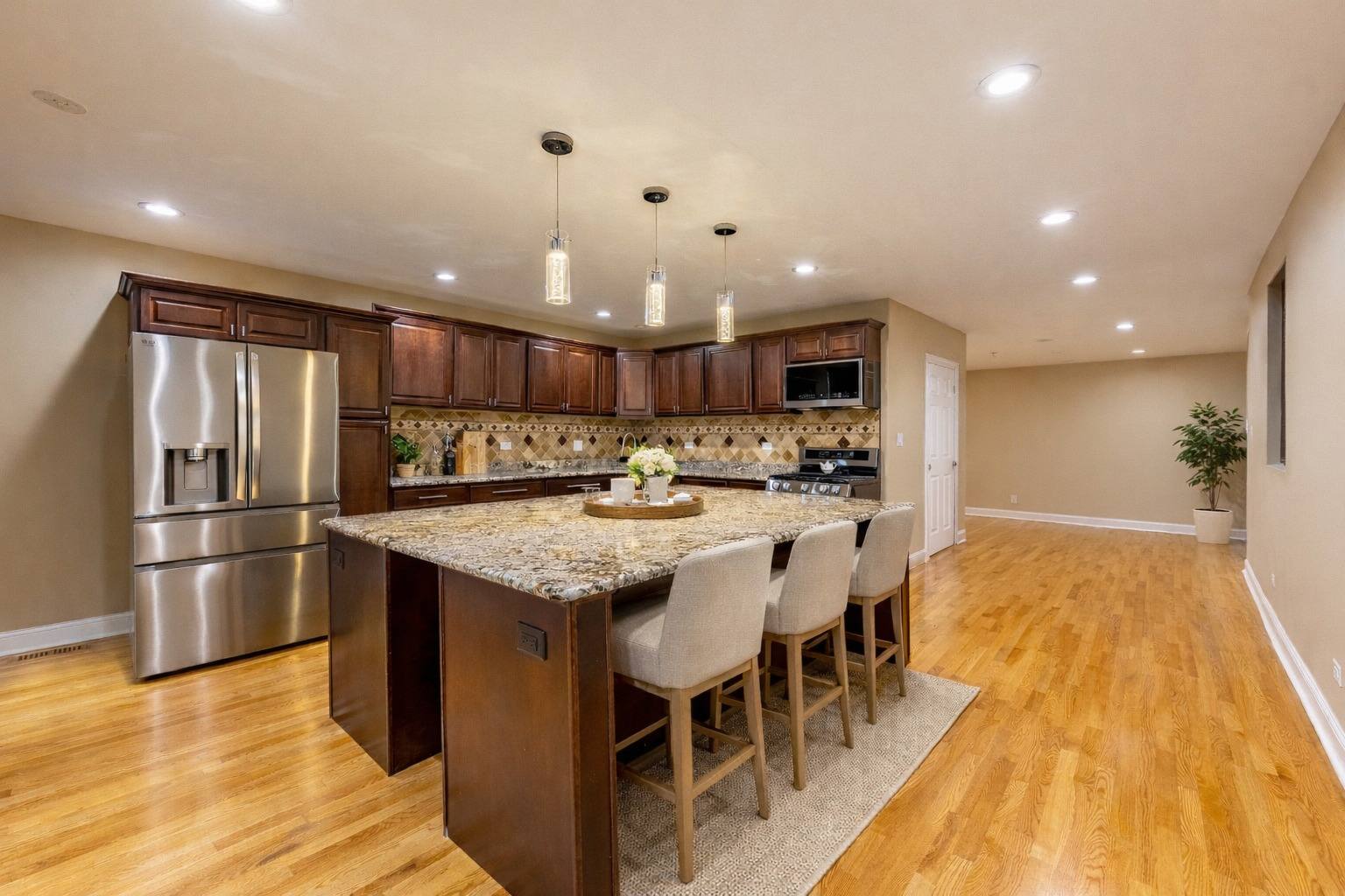 2012 W Coulter Street