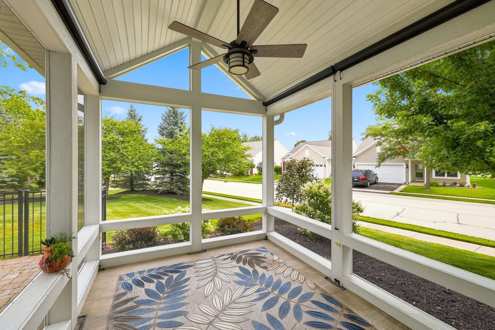 13284 Meadowlark Lane