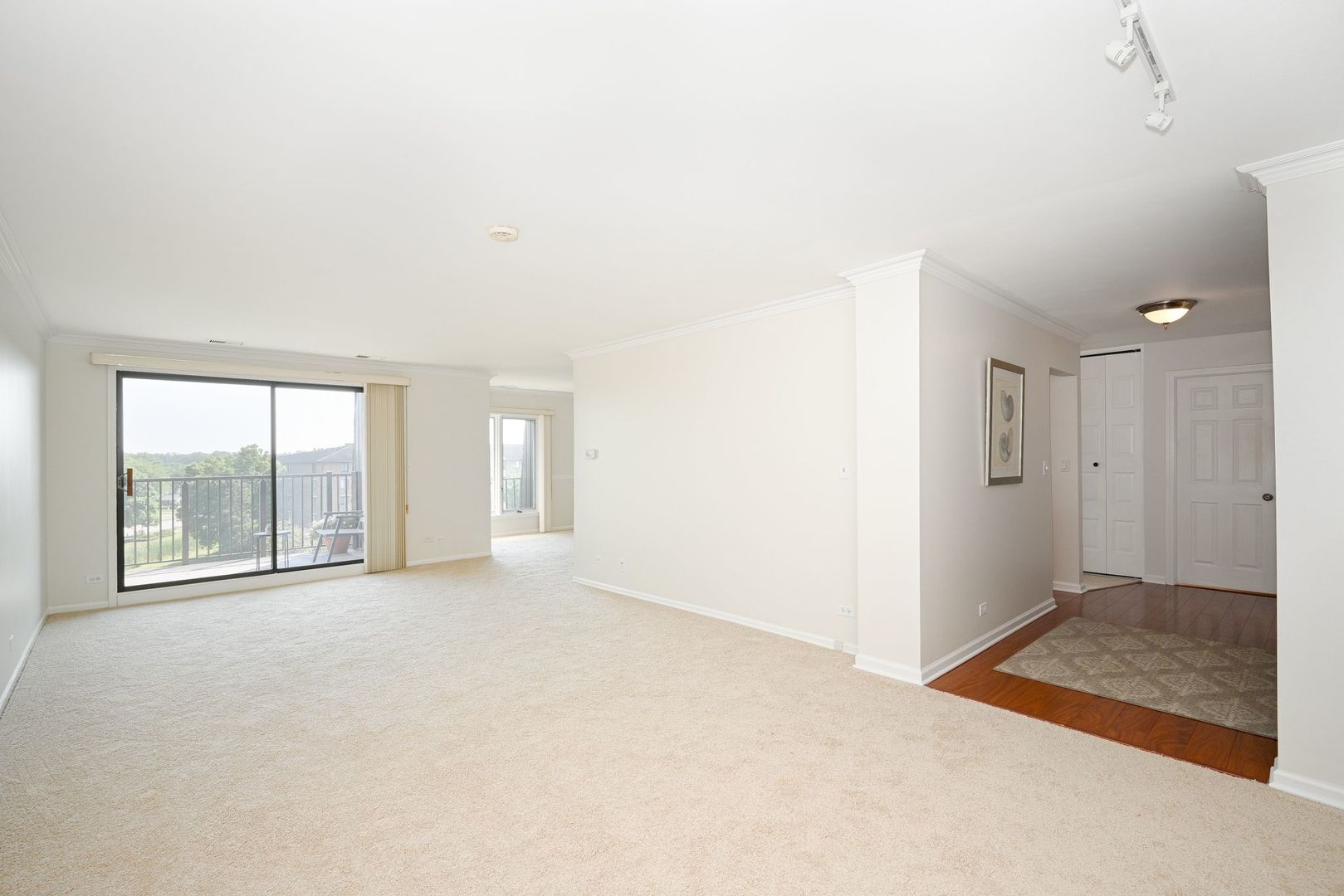 453 Raintree Drive 5E