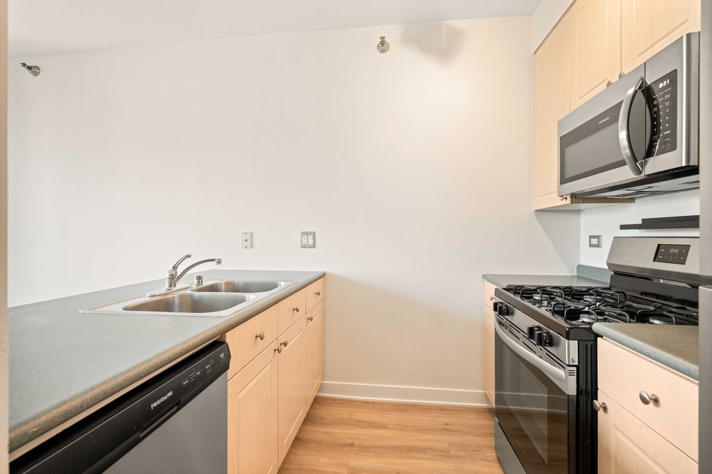 330 N Jefferson Street 706