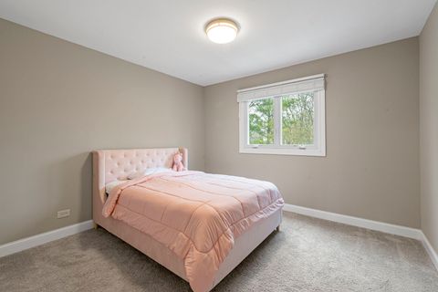 Tiny photo for 1890 Shorewood Drive W, Hoffman Estates, IL 60192 (MLS # 12615333)