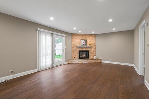 Tiny photo for 1890 Shorewood Drive W, Hoffman Estates, IL 60192 (MLS # 12615333)
