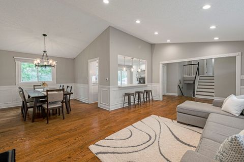 Tiny photo for 1890 Shorewood Drive W, Hoffman Estates, IL 60192 (MLS # 12615333)