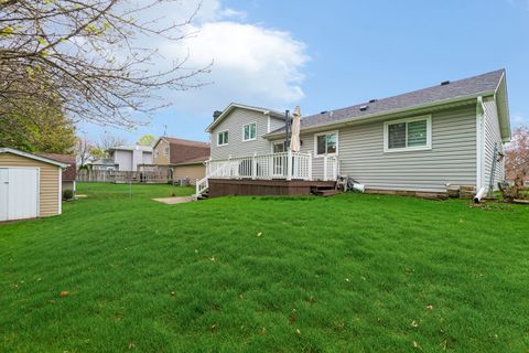 Tiny photo for 1890 Shorewood Drive W, Hoffman Estates, IL 60192 (MLS # 12615333)