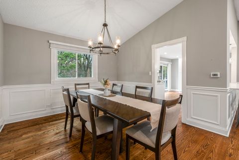 Tiny photo for 1890 Shorewood Drive W, Hoffman Estates, IL 60192 (MLS # 12615333)