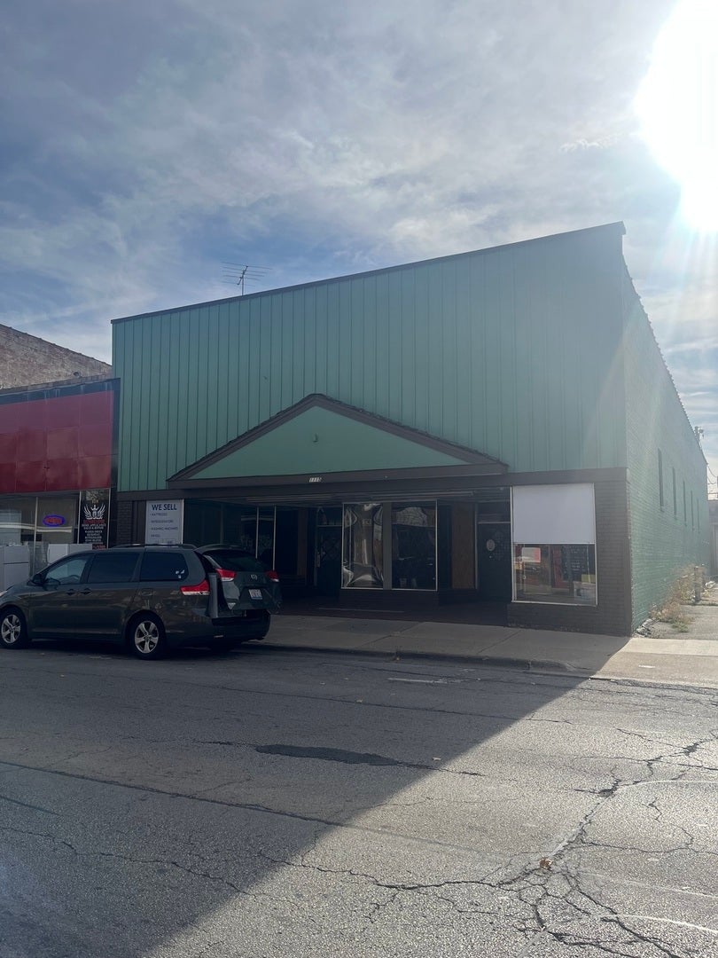 1115 Broadway