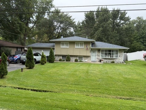 Photo of 1540 Manhatas Trail, Algonquin, IL 60102 (MLS # 12789357)