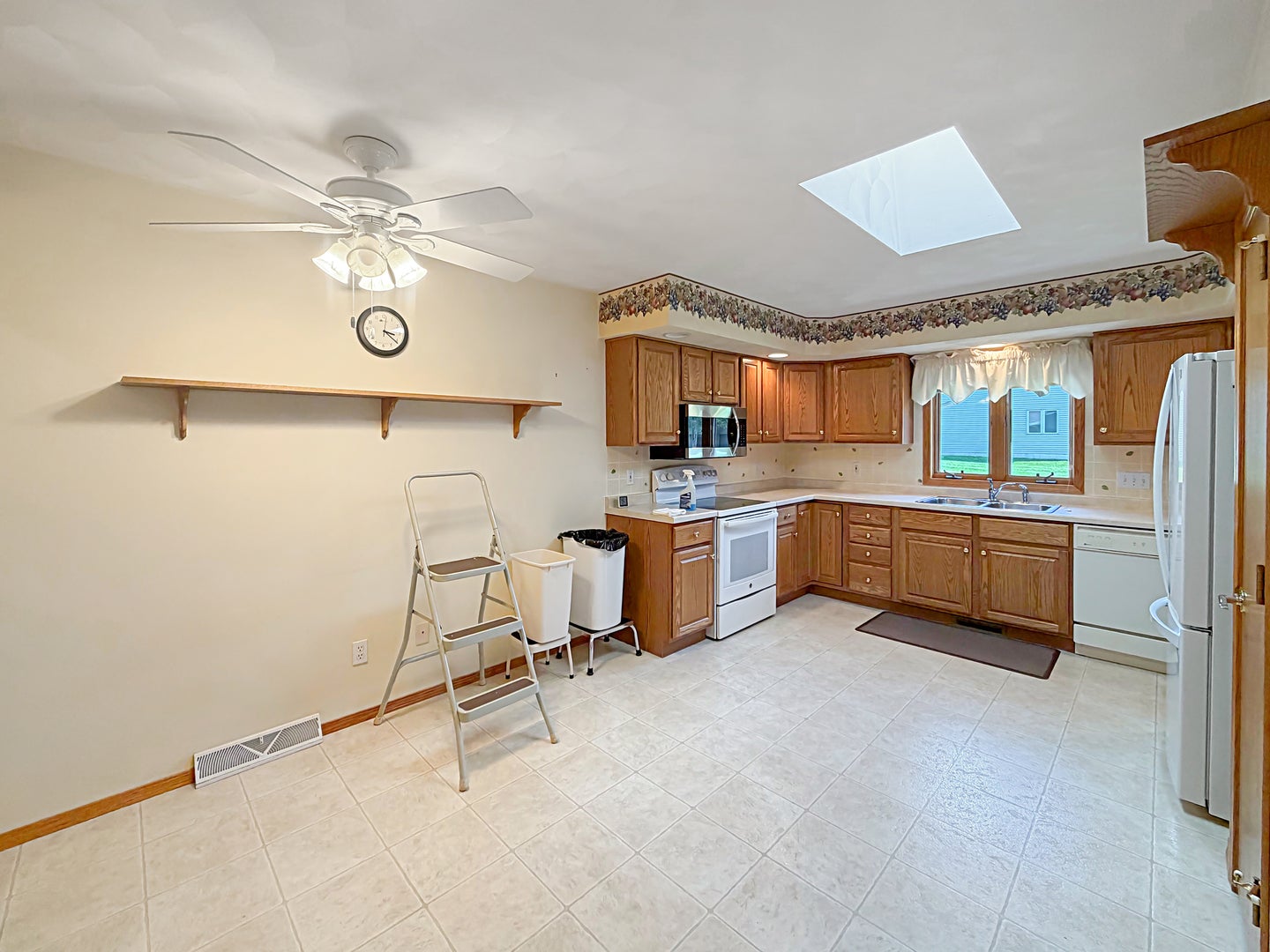 1909 Comanche Court 11