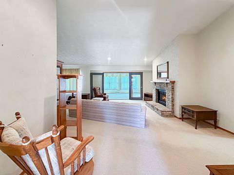 Tiny photo for 1909 Comanche Court #11, Freeport, IL 61032 (MLS # 12677189)