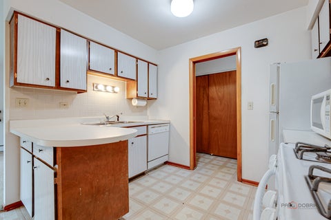 Tiny photo for 809 E Miner Street #3B, Arlington Heights, IL 60004 (MLS # 12630226)