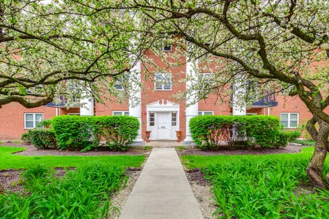 Tiny photo for 809 E Miner Street #3B, Arlington Heights, IL 60004 (MLS # 12630226)