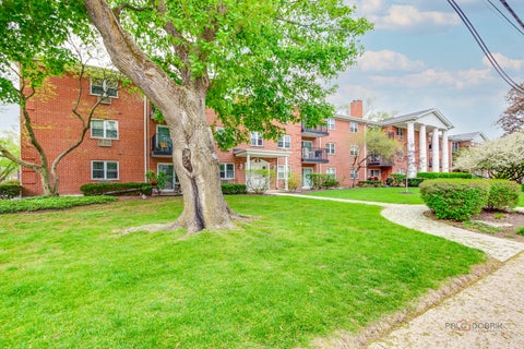 Tiny photo for 809 E Miner Street #3B, Arlington Heights, IL 60004 (MLS # 12630226)