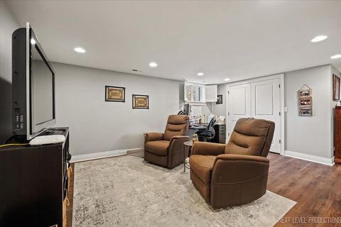 Tiny photo for 609 Bowling Green Court, Naperville, IL 60563 (MLS # 12504634)