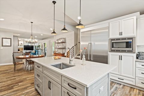 Tiny photo for 609 Bowling Green Court, Naperville, IL 60563 (MLS # 12504634)