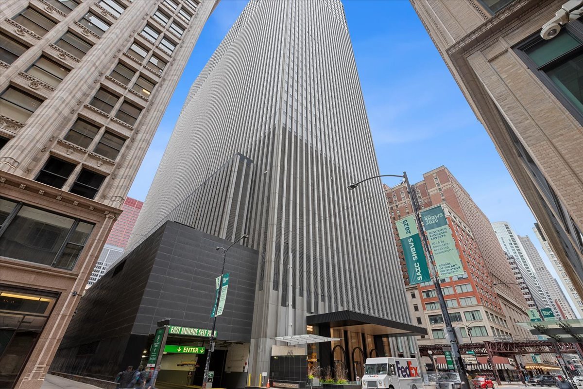 65 E MONROE Street 4315