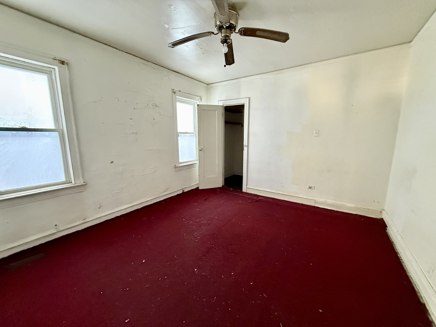 7741 S Oglesby Avenue