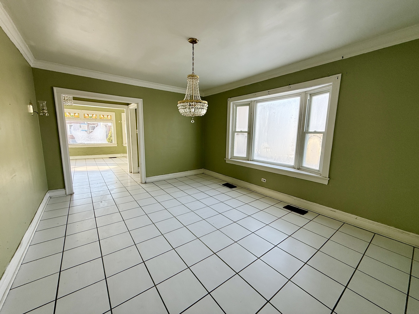 7741 S Oglesby Avenue